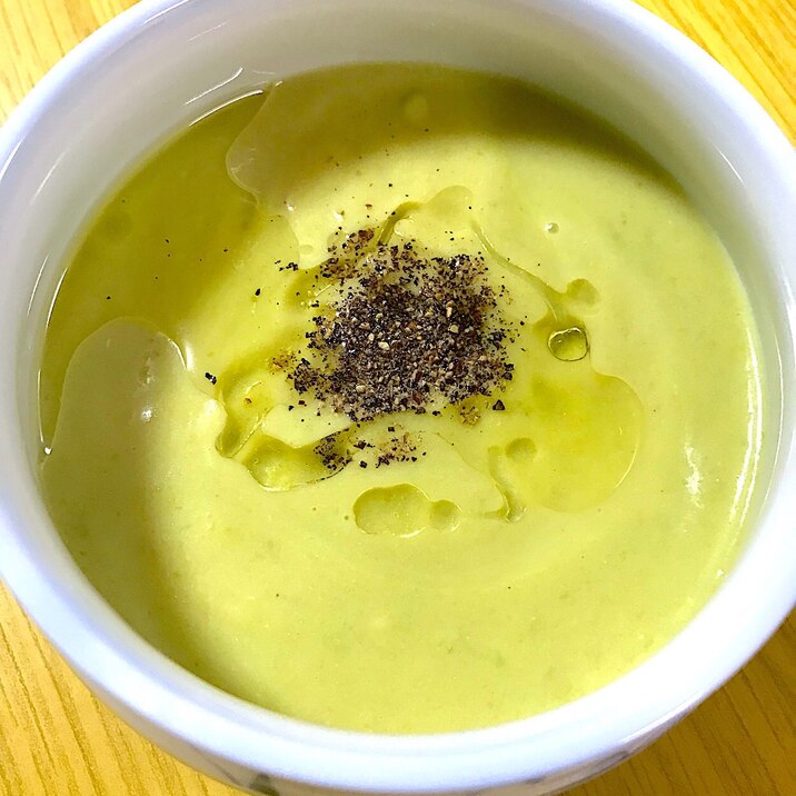 アボカドの冷製ポタージュ風 豆乳味噌スープ